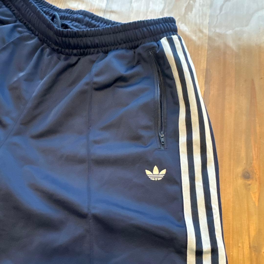 adidas ネイビー ジャージパンツ