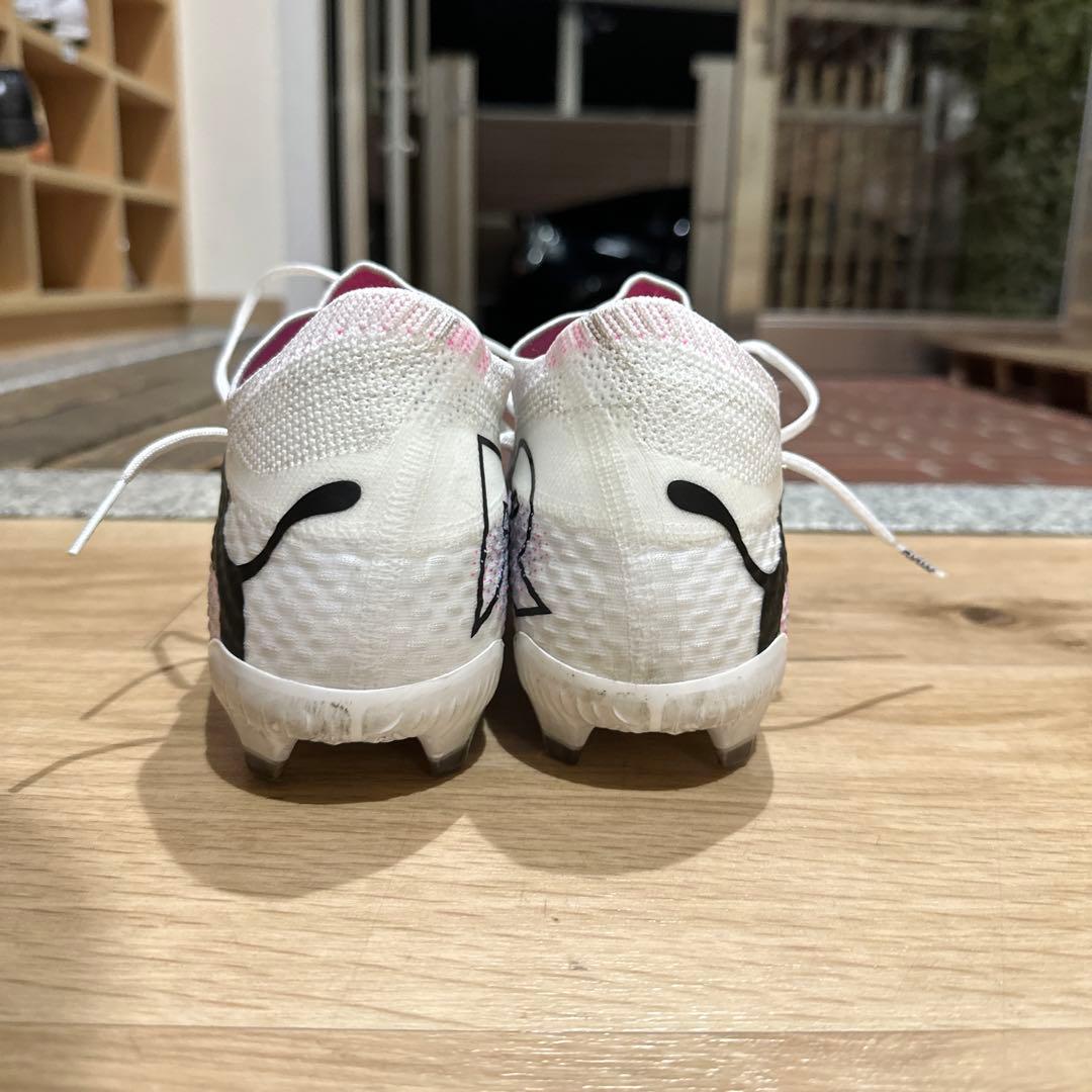 サッカースパイクPUMAフューチャー7 アルティメットLOW FG/AG