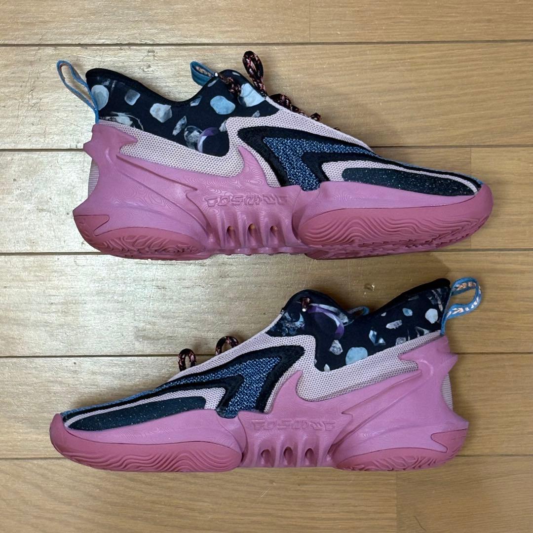 【美品】NIKE コズミック ユニティ 2