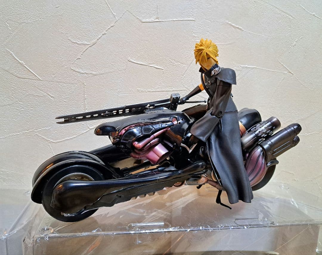 ファイナルファンタジー 7 クラウド ACTION FIGURE
