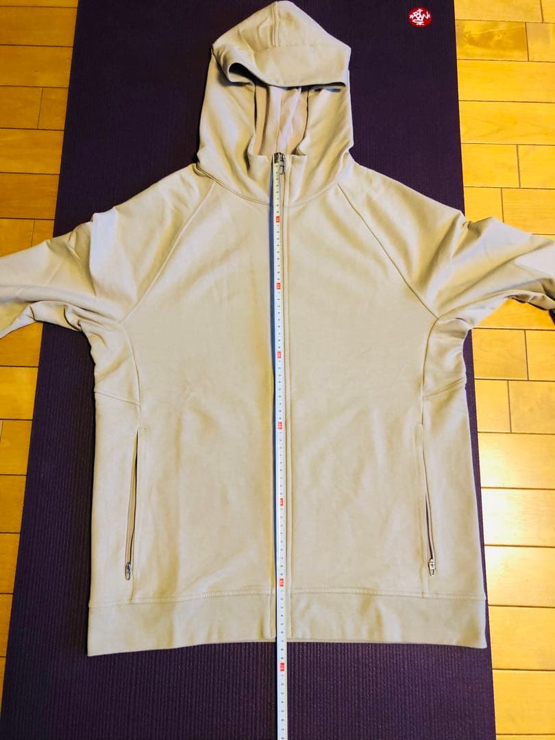 Lululemon フード付きベージュジャケット