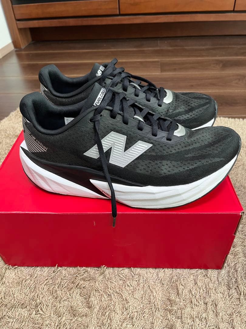 New Balance フューエルセル レベルv5 27.5㎝　ワイド