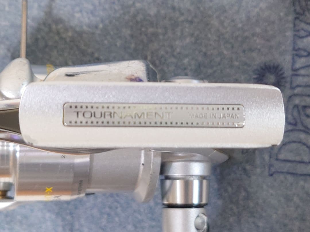 磯釣り　ダイワ　トーナメントX ２５００LBA
