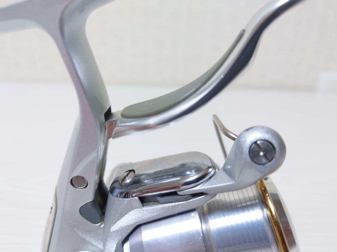 磯釣り　ダイワ　トーナメントX ２５００LBA