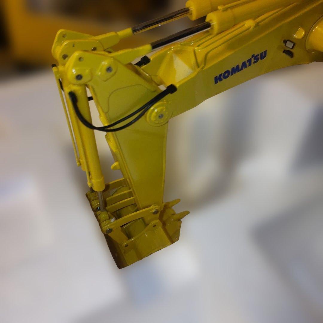 コマツ建機　PC2000-8 BACKHOE 1/50