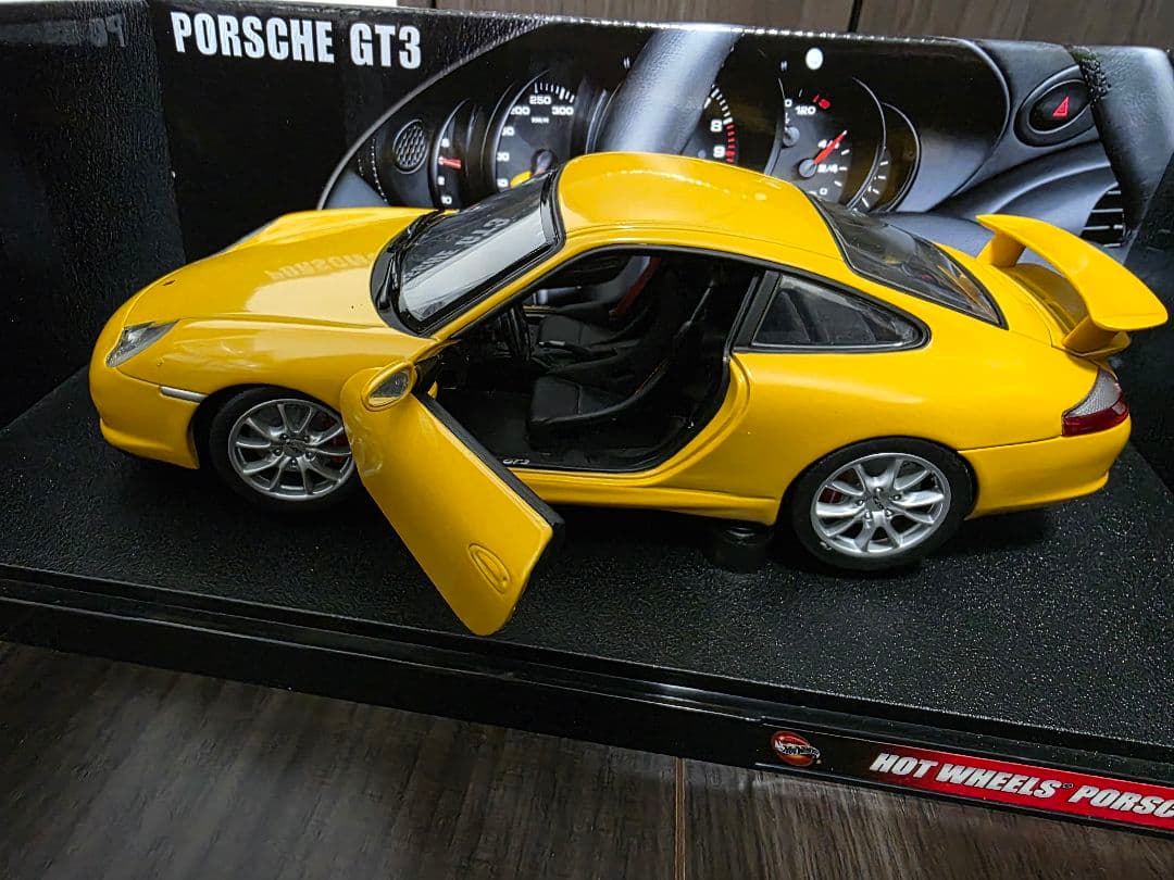 ミニカー Hot Wheels Porsche GT3 1:18