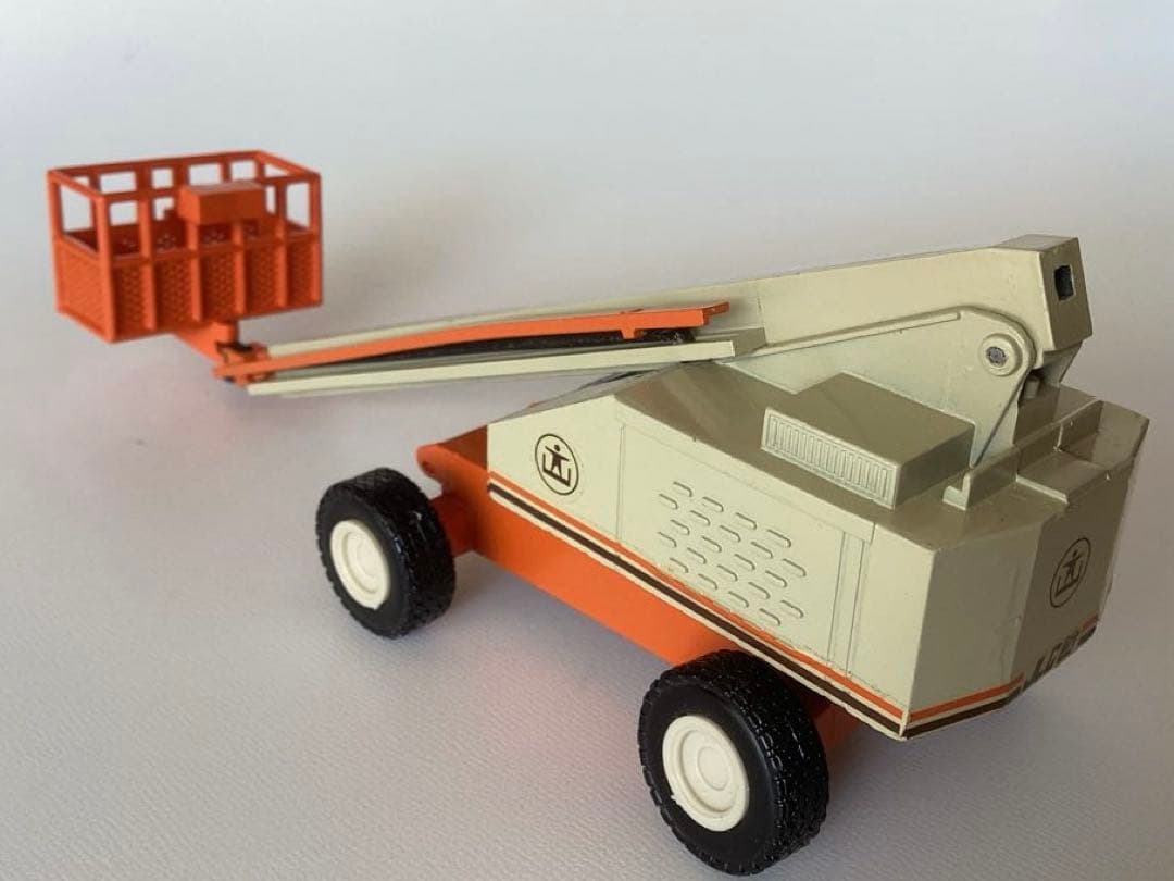 NZGミニカー　高所作業車JLG Model 60H 1/50