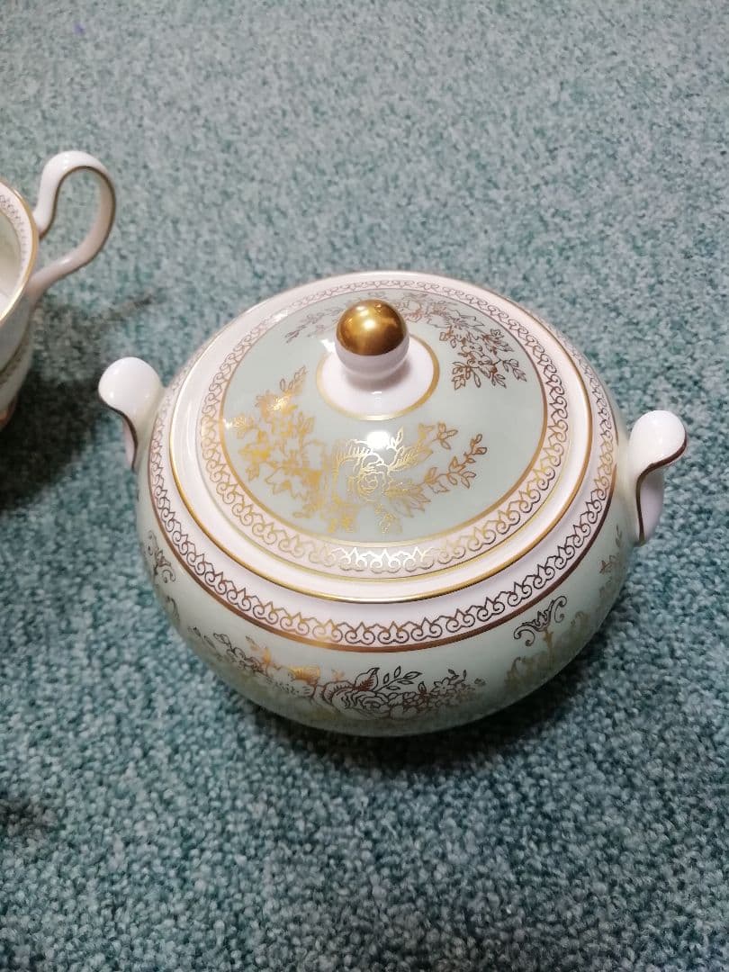 　Bone China
