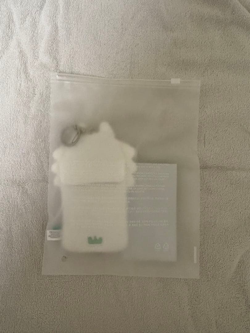 ヨンモン　フォトカードホルダー　おすわり　お座り　フォトホルダー　スビン　TXT