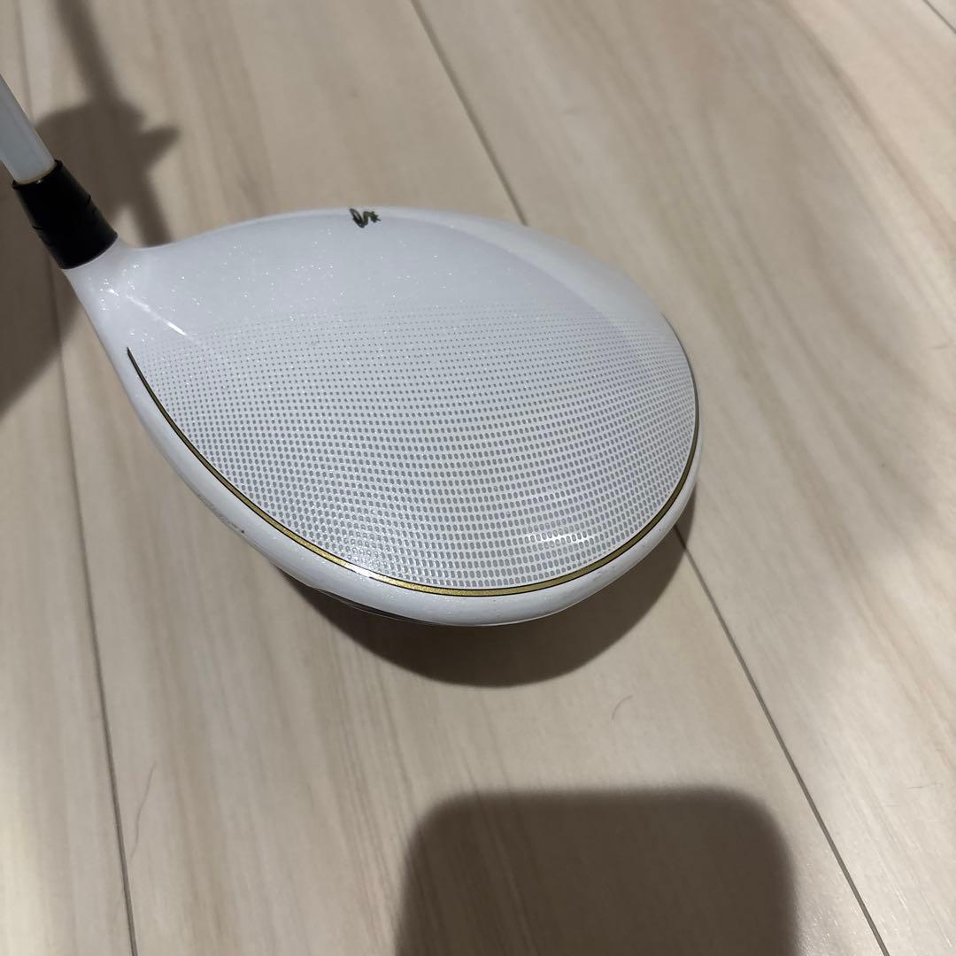 コブラ　ＫＩＮＧＦ６＋１Ｗ（ホワイト）　ヘッドカバー付