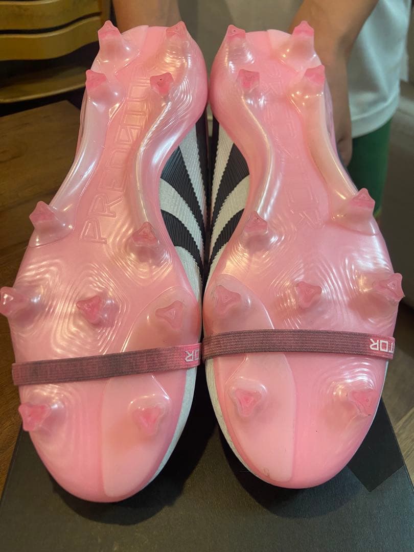 adidas Beckham ピンク スパイクシューズ