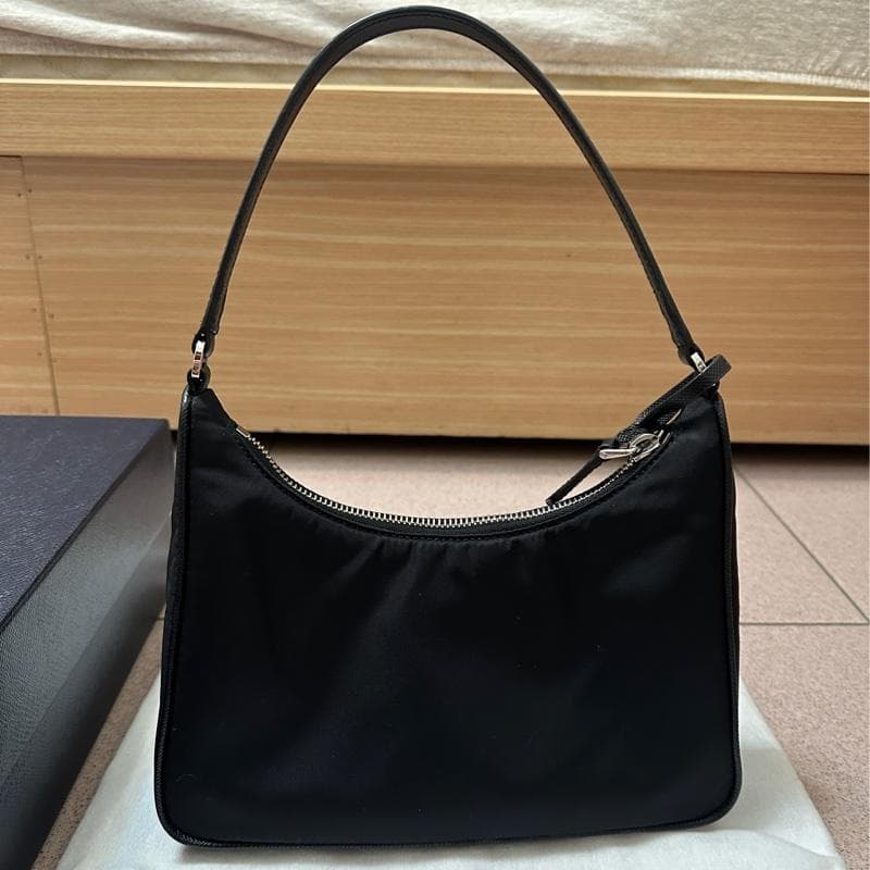 【極美品】PRAプラダ⭐️R-Edition 2005 ブラック