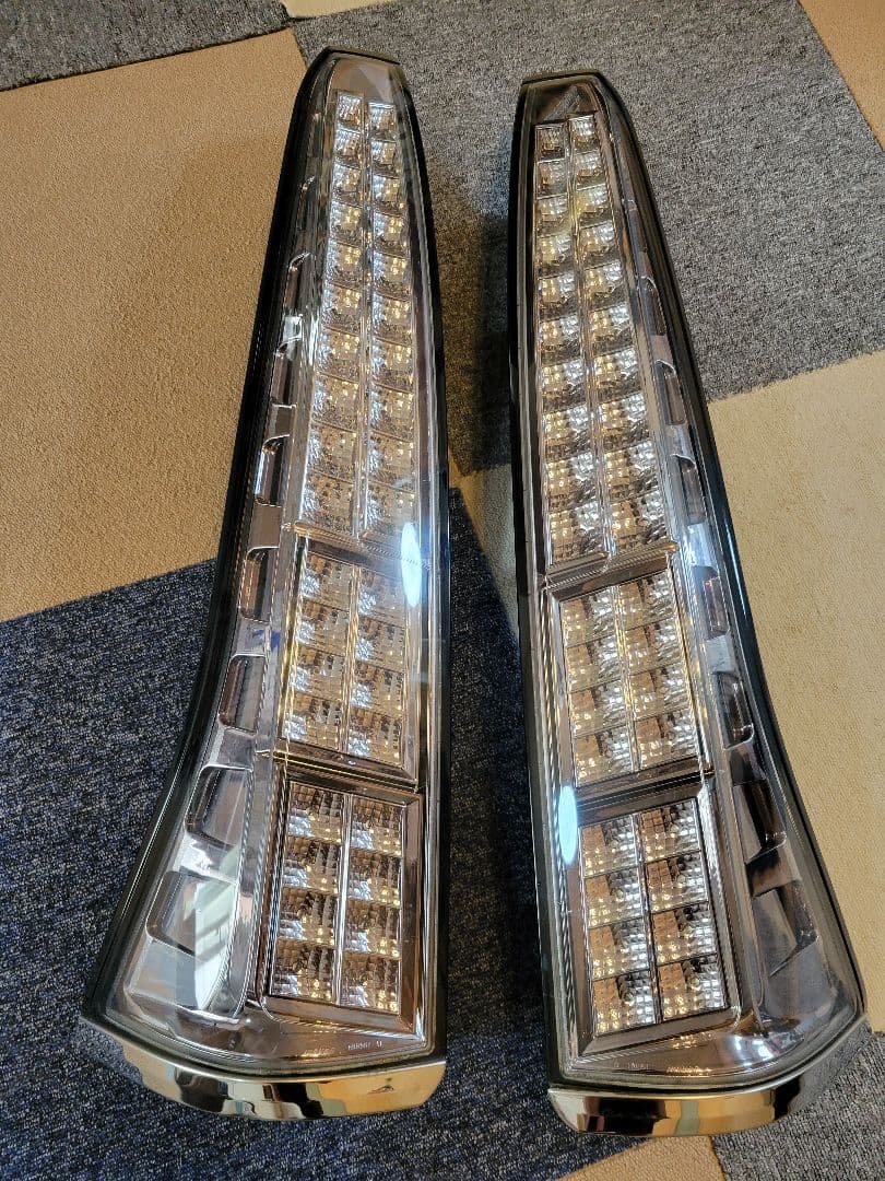 C26　セレナ　LEDテール