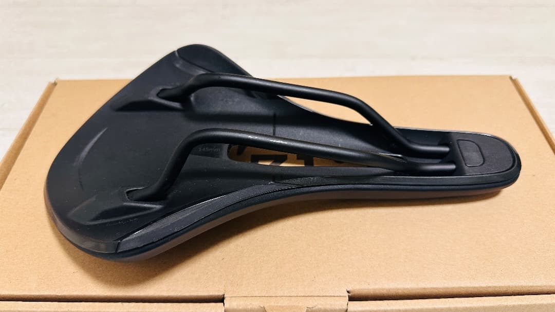 Fizik ALIANTE TEMPO R5 S-Alloyレール 145mm