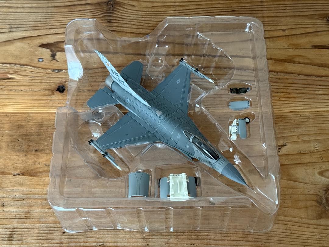 ホビーマスター HA3830 F-16CJ アメリカ空軍 第20戦闘航空団