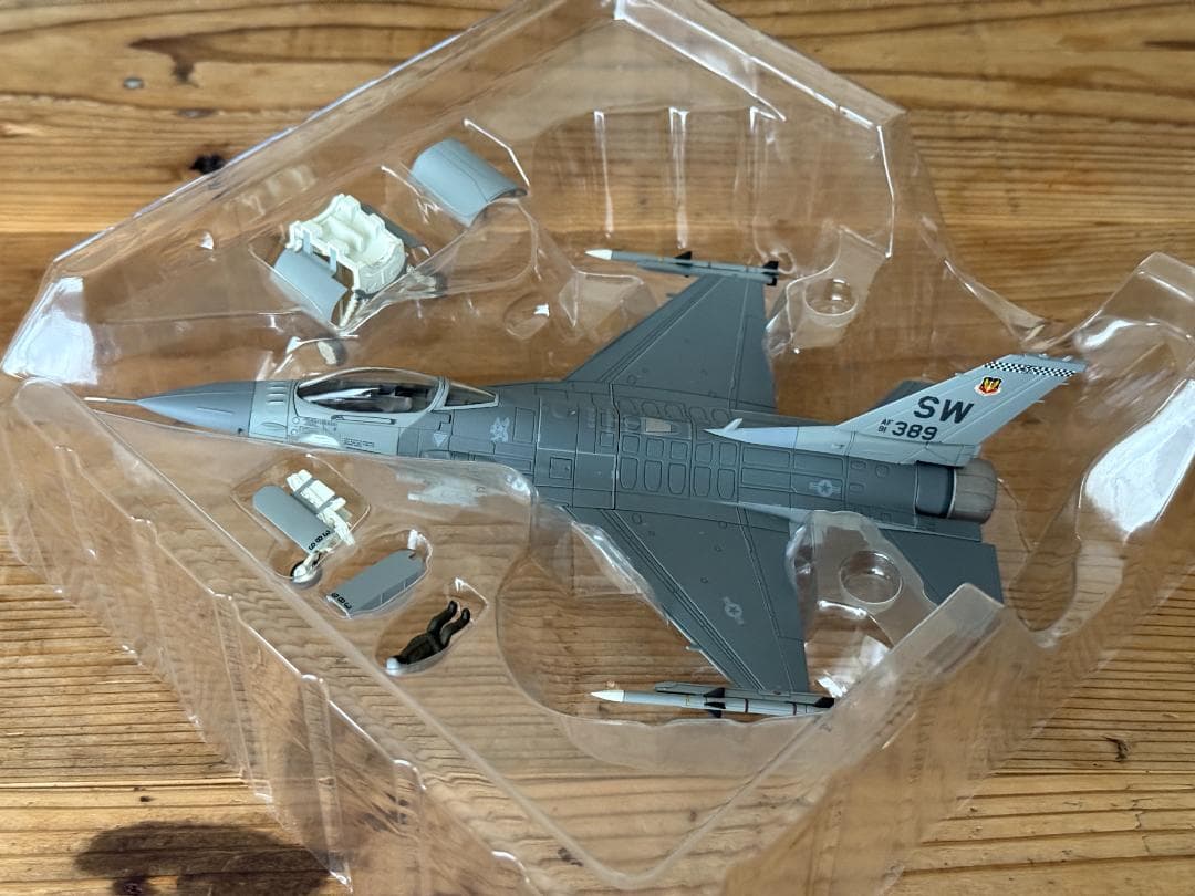 ホビーマスター HA3830 F-16CJ アメリカ空軍 第20戦闘航空団