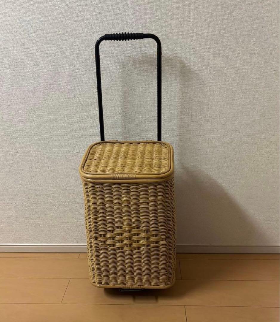 m*e様 藤ラタン製キャスター付き おしゃれショッピングカート　レトロ