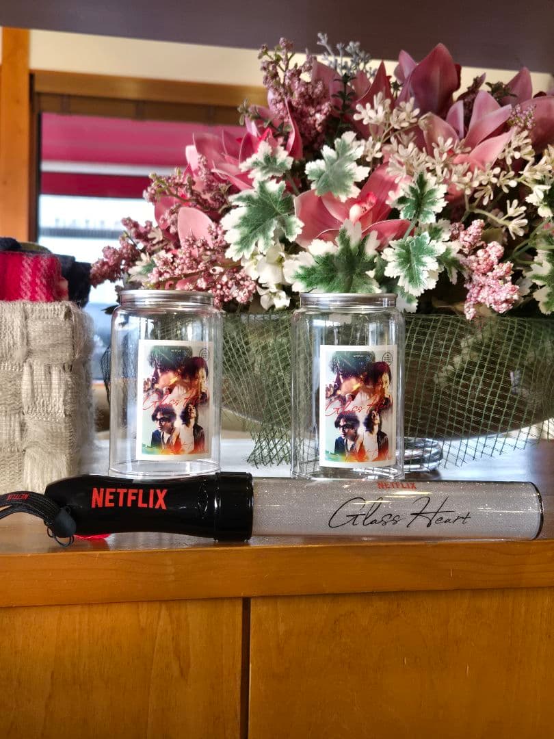 テンブランクNetflix ペンライトとグラスティックカップセット
