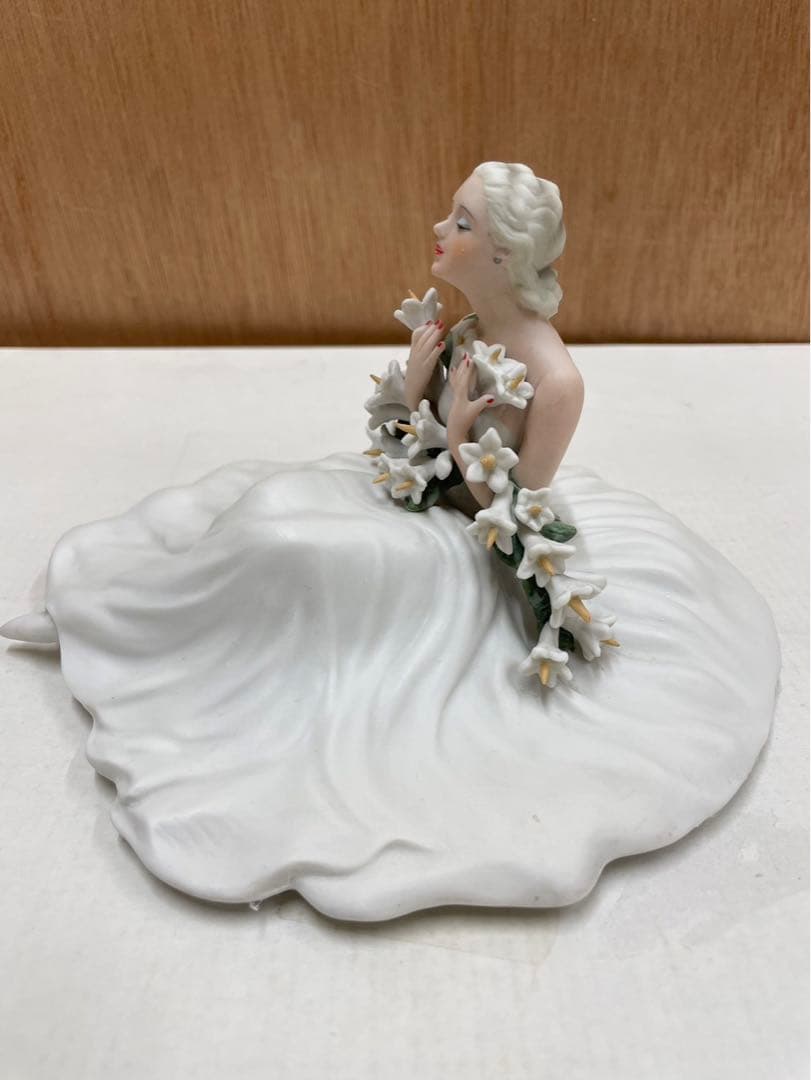 ルイ・イカール ( ユリ ) Icart Figurine Leslis