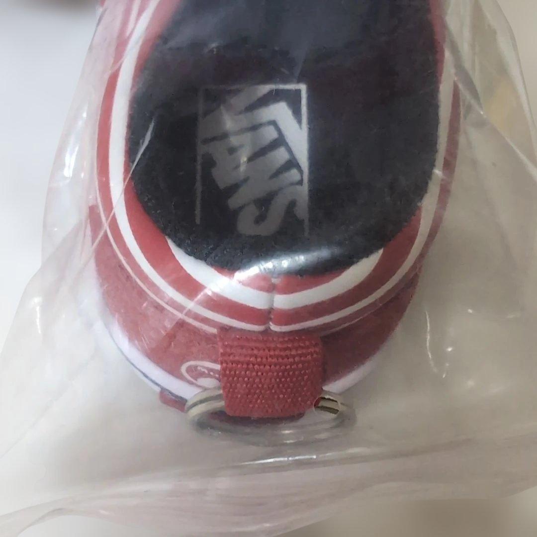 【限定】ムーンアイズ×バンズ コラボ限定スニーカー特典キーホルダー左右ペアセット