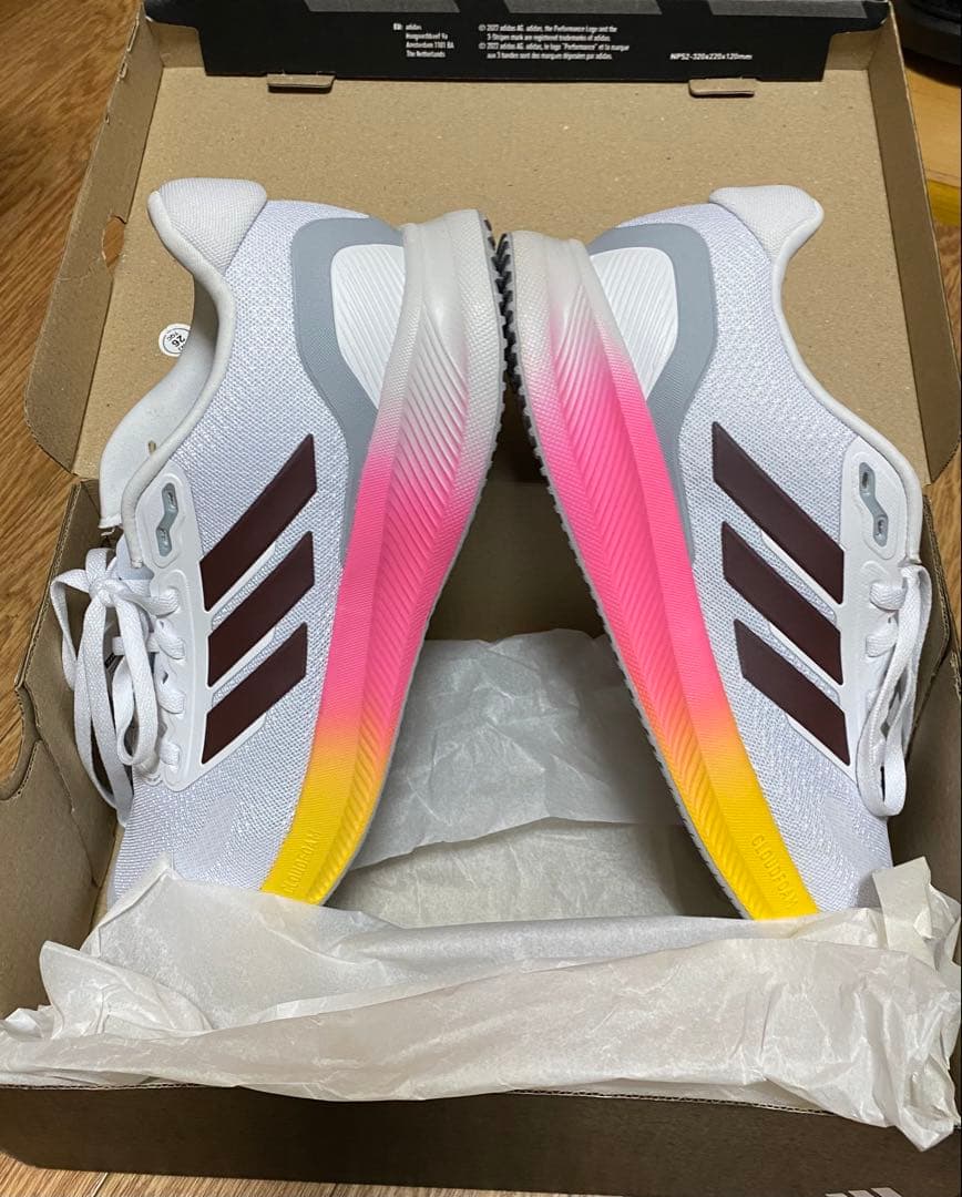 アディダス　adidas ランニングシューズ　コアランナー27.5cm