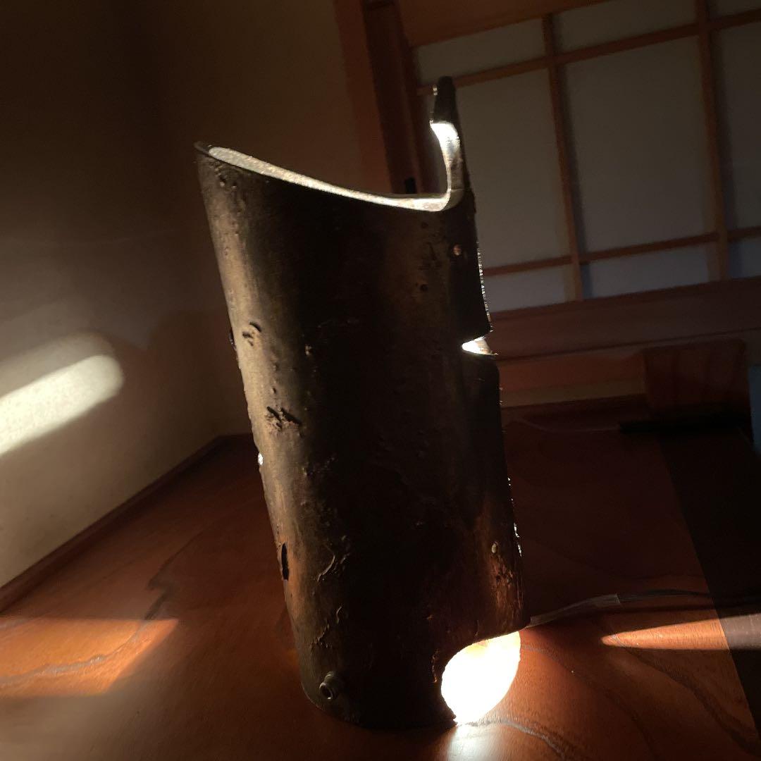 電気式ランプです。コンセントに挿してお使いください。