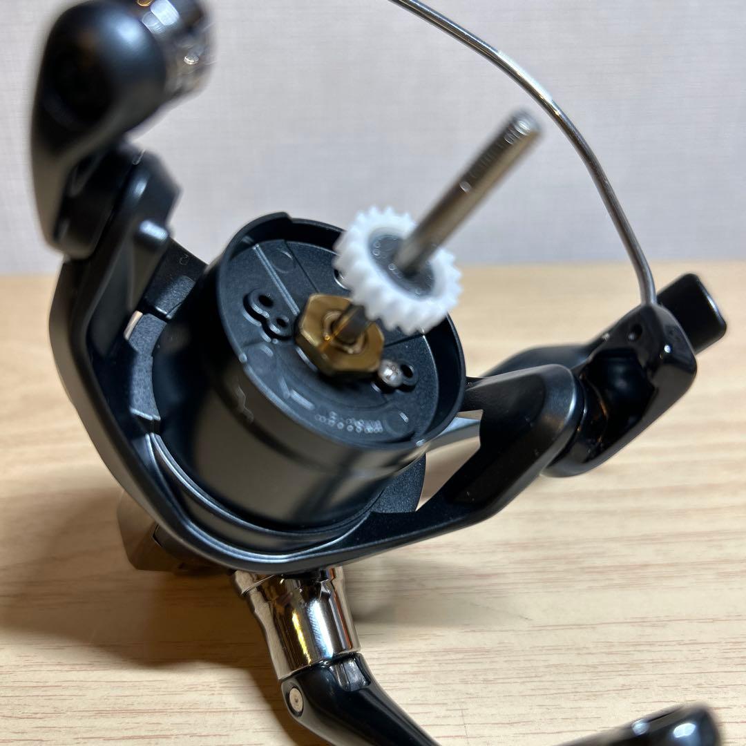 極美品　シマノ　22サハラ2500 リールスタンド