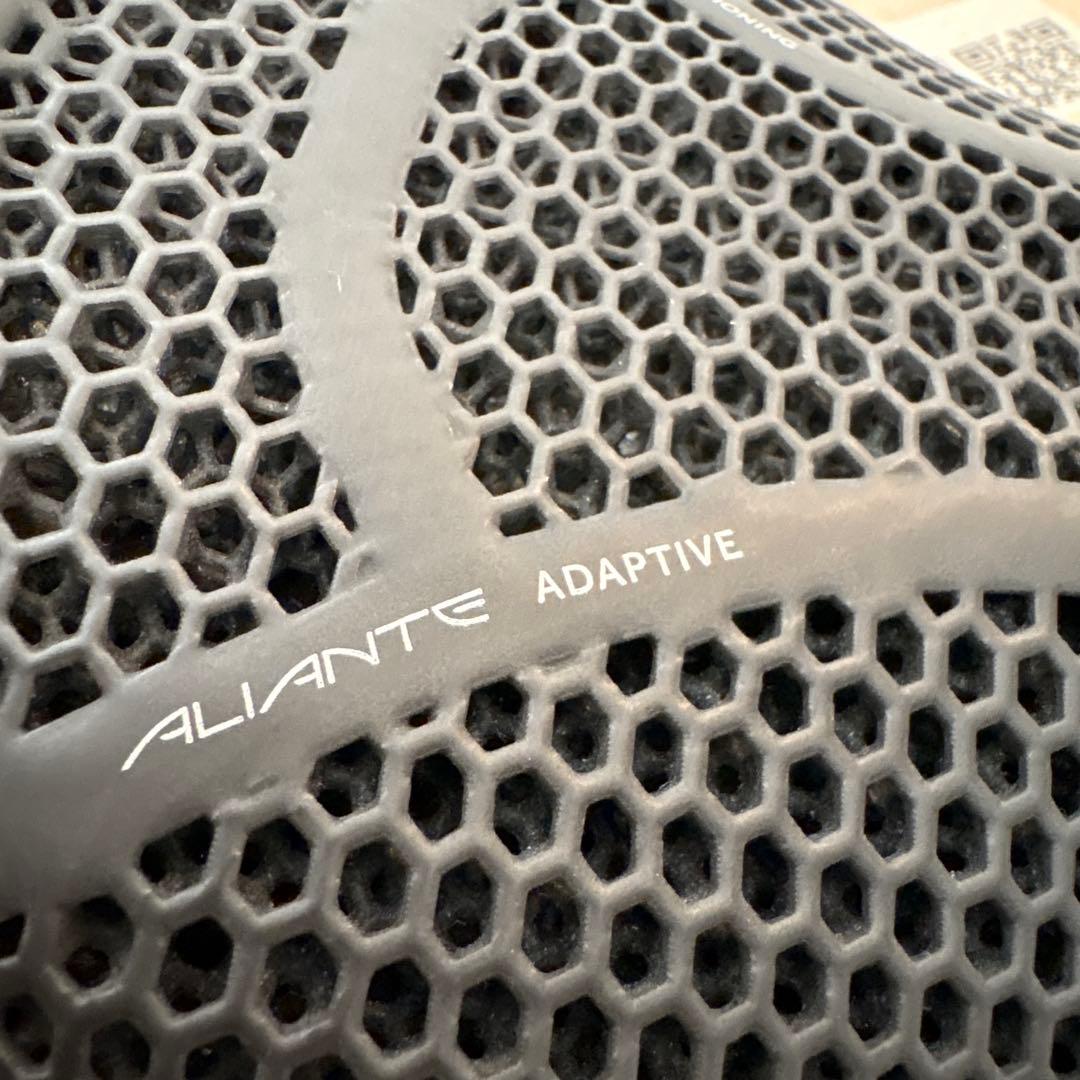 fizik TEMPO ALIANTE R3 ADAPTIVE サドル 145