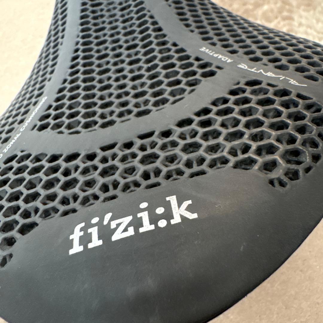 fizik TEMPO ALIANTE R3 ADAPTIVE サドル 145