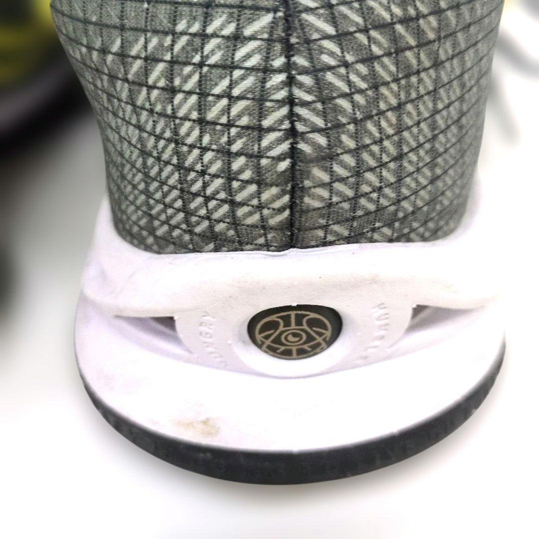 NIKE バスケットボールシューズ カイリーロー４ＥＰ 　バッシュ　28