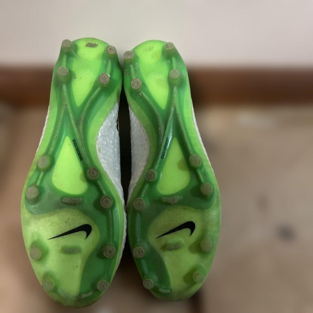 ひ*ん様 NIKEサッカースパイクMAGISTA27㌢