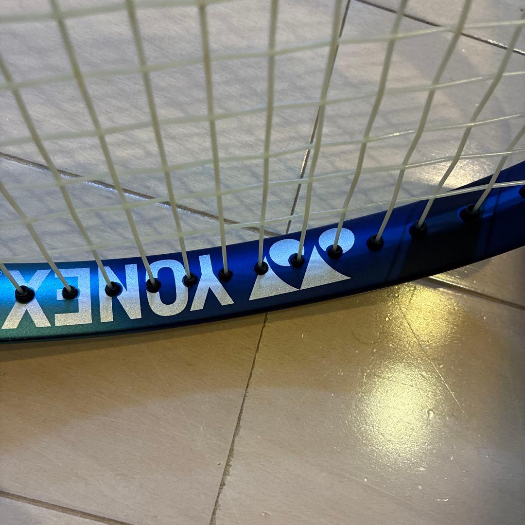 YONEX テニスラケット　EZONE100