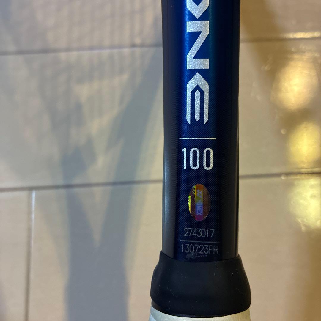 YONEX テニスラケット　EZONE100