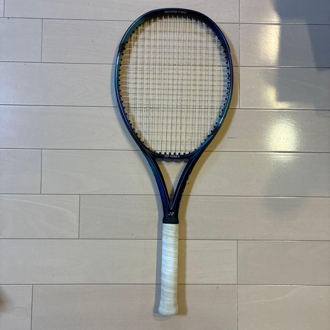 YONEX テニスラケット　EZONE100