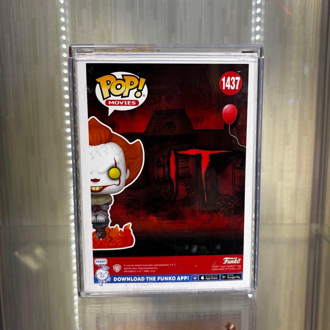 IT　ペニーワイズフィギュア　FUNKO POP GLOW CHASE