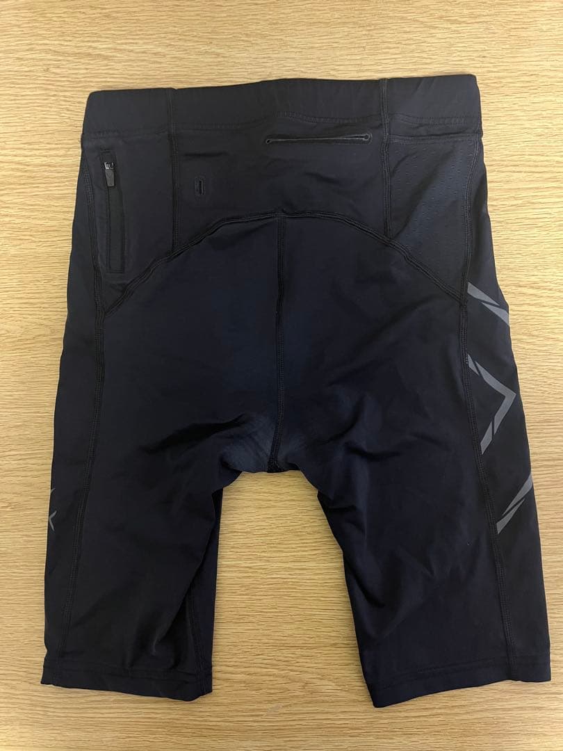 【2XU】 2XUハーフタイツ XS