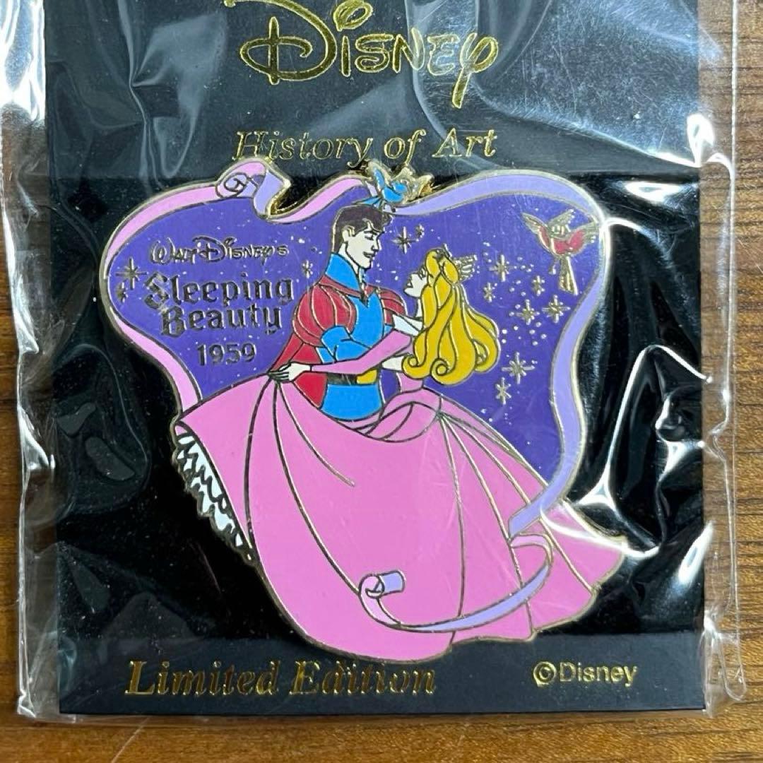 ディズニー ヒストリーオブアート 眠れる森の美女 ピンバッジ　新品未開封