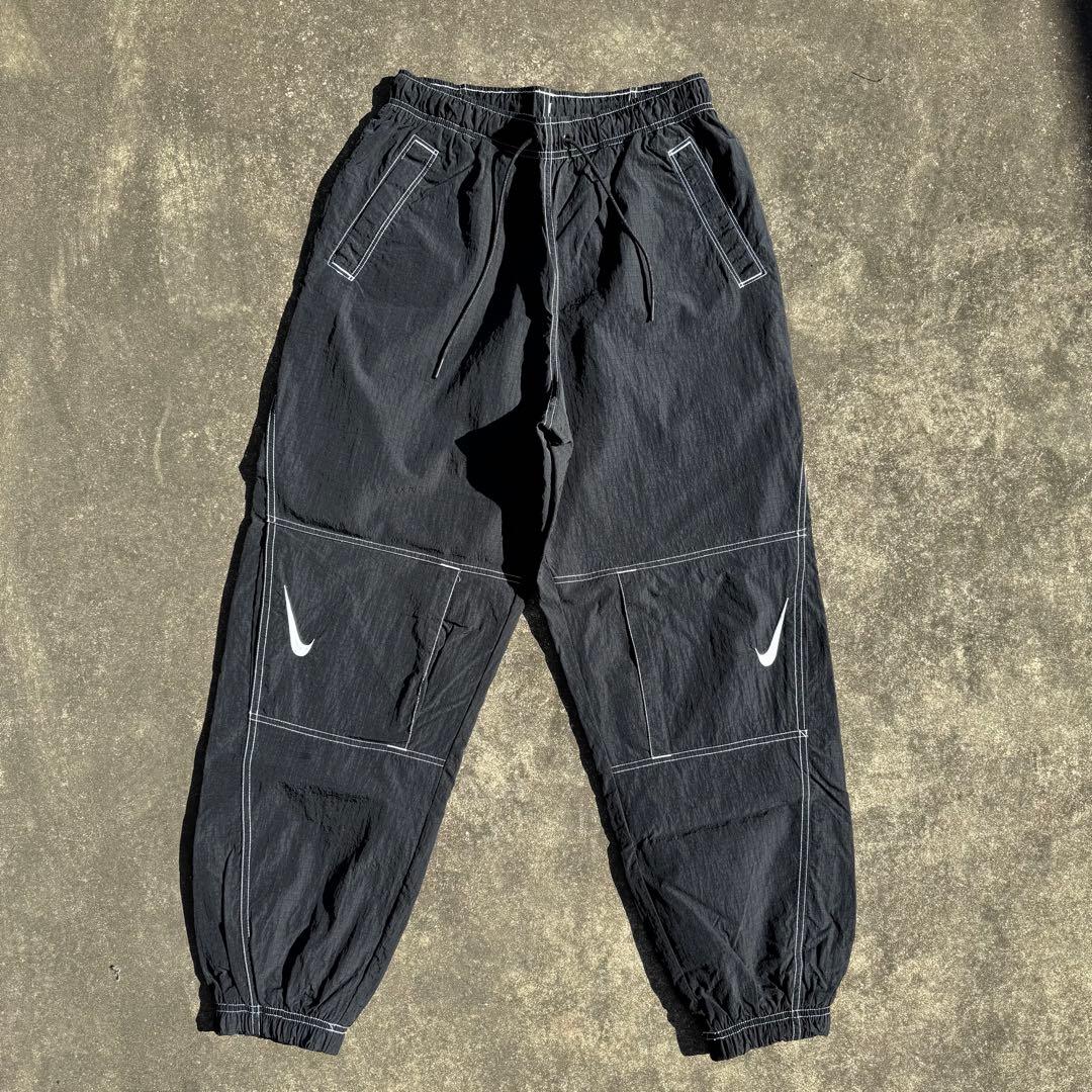 NIKE ナイキ スウッシュ ナイロンパンツ ステッチ トラックパンツ クロ M