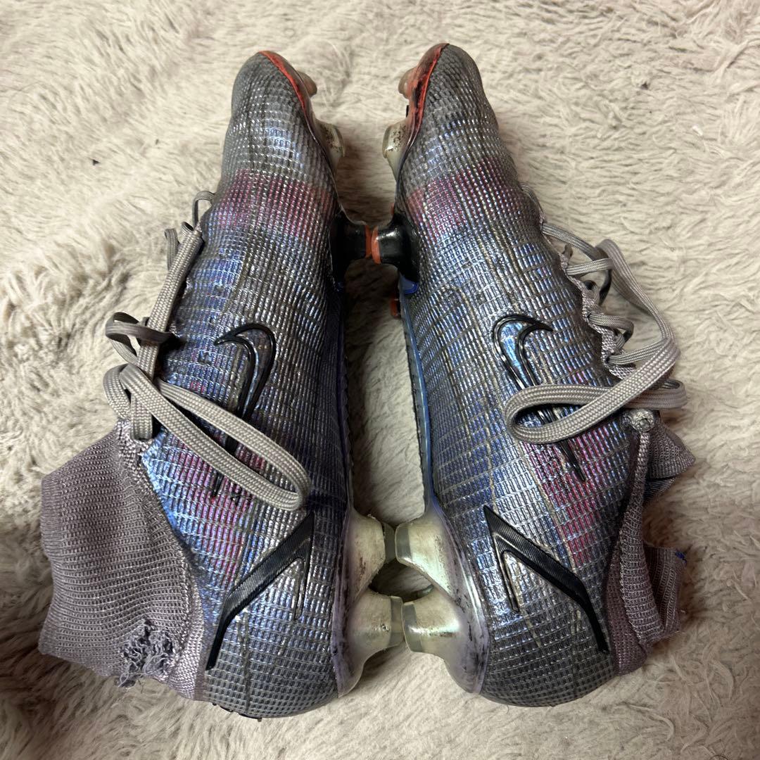 Nike マーキュリアルサッカーシューズ ハイカット シルバー・グレー