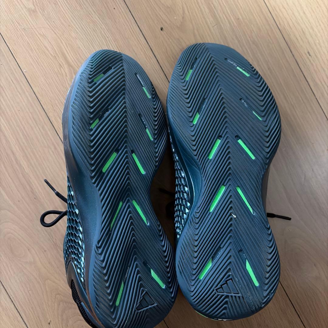 adidas バスケットボールシューズ ブラック/グリーン