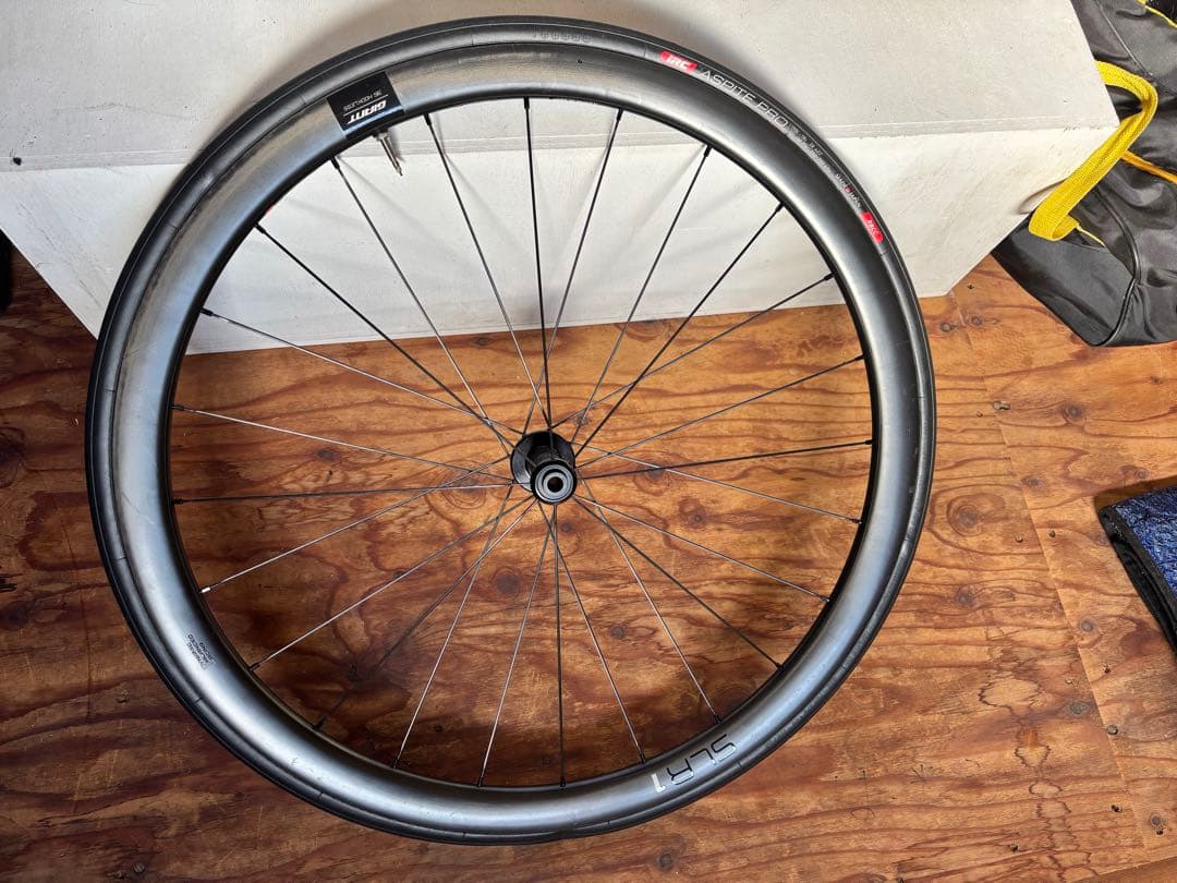 GIANT SLR1 36 Disc フックレス　内幅22.4mmタイヤ付き
