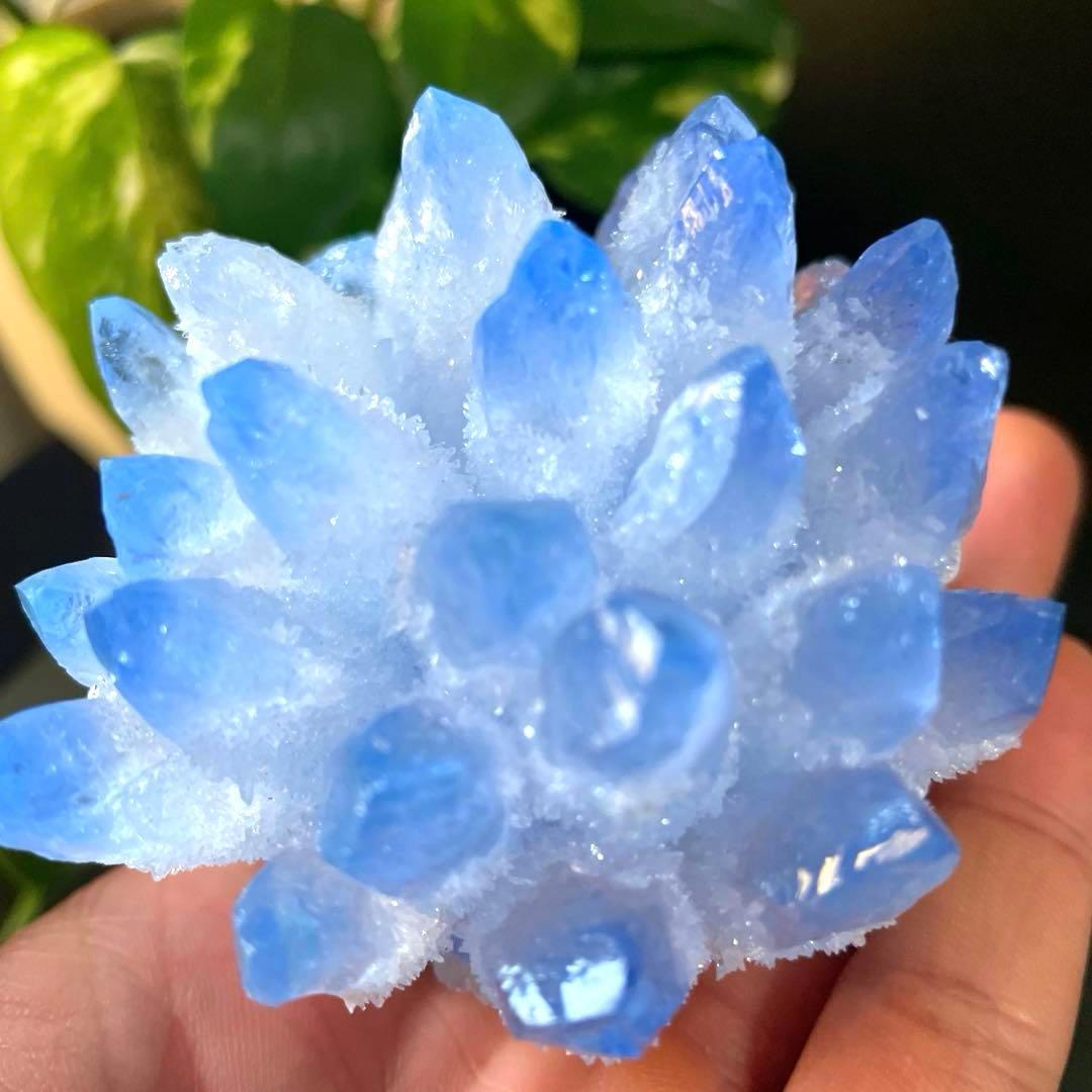 青い水晶のクラスター　天然石　鉱物　パワーストーン　クリスタル　レア　珍しい