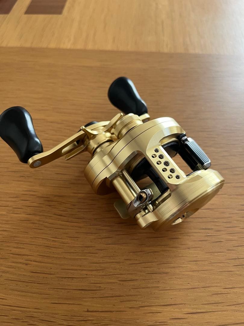 リール SHIMANO CALCUTTA CONQUEST 200XG