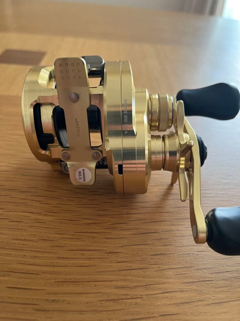 リール SHIMANO CALCUTTA CONQUEST 200XG