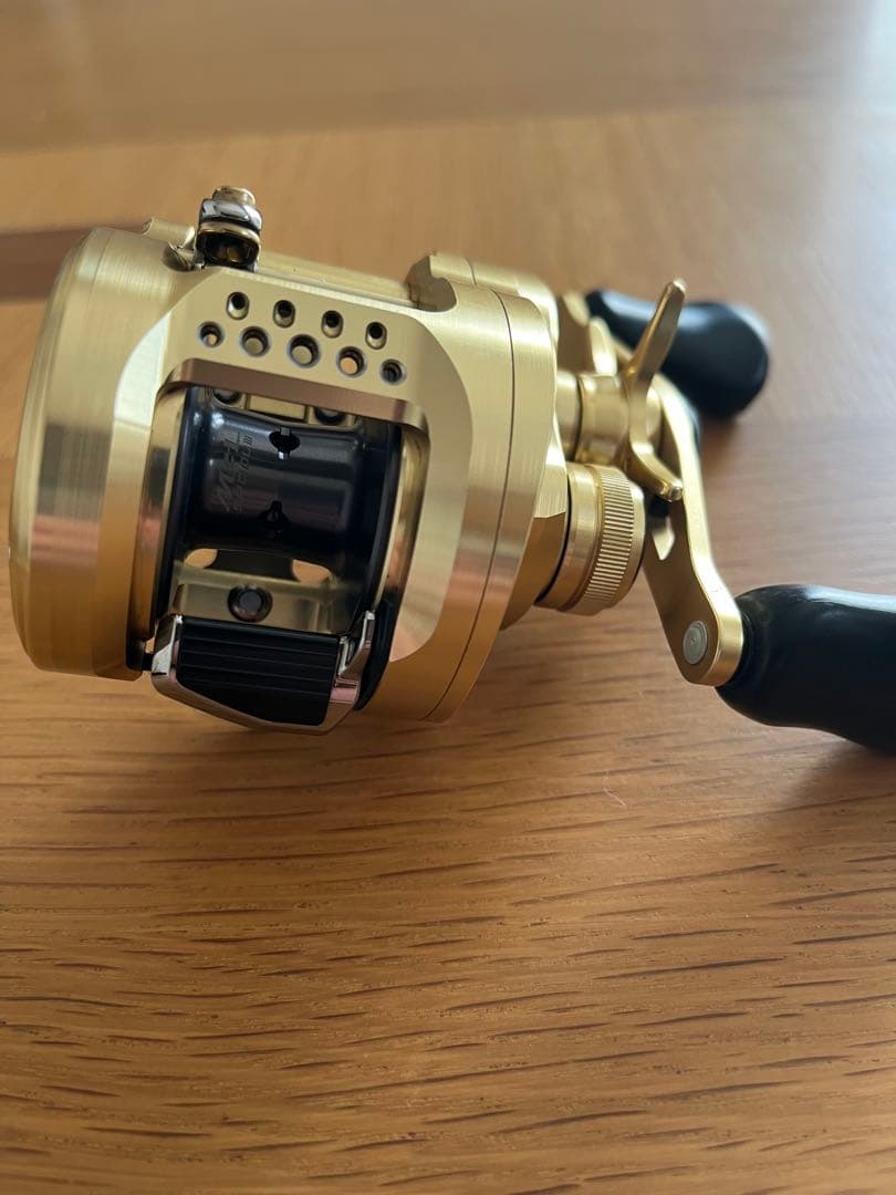リール SHIMANO CALCUTTA CONQUEST 200XG