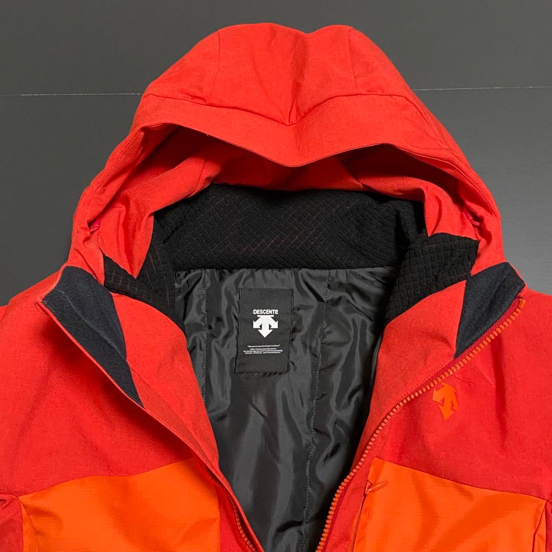 極美品 DESCENTE デサント スキージャケット 中綿 撥水 メンズ M