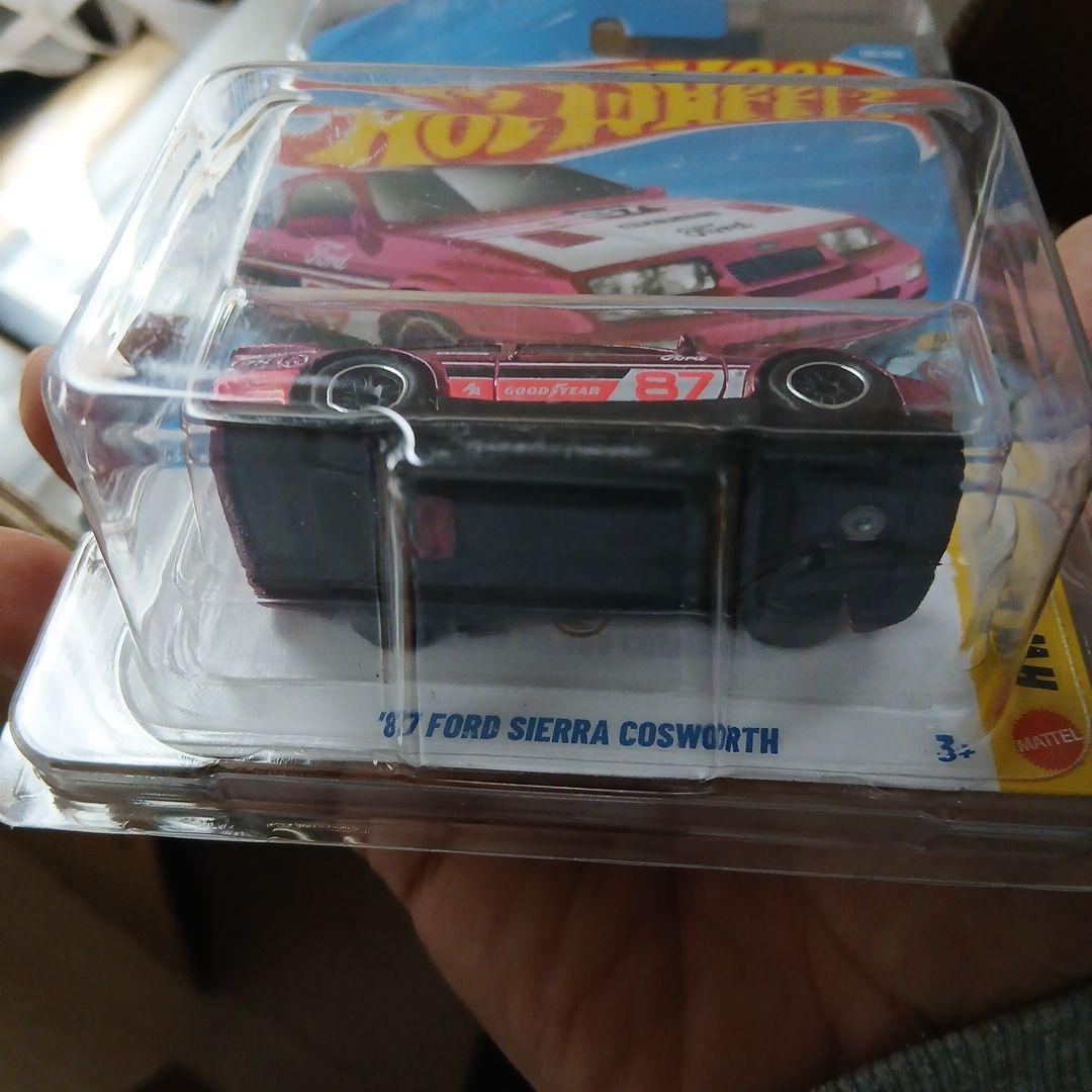 ホットウィール スーパートレジャーハント '87 フォード シエラ コスワース