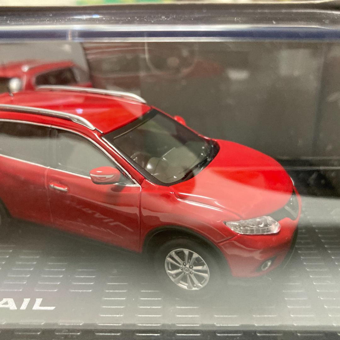 【美品・未開封】 X-TRAIL T32 レッドミニカー