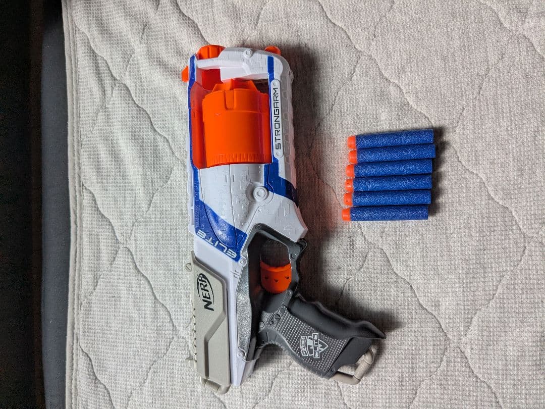 NERF トイガン 青/オレンジ ダーツ付き