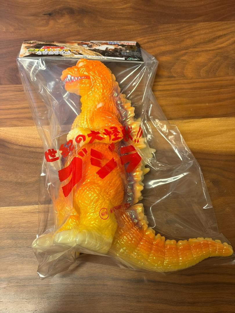 M1号 GMKゴジラ ハロウィンカラー 蓄光